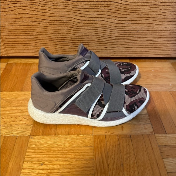 Stella McCartney Adidas Boost Women’s size US 5.5 - Picture 1 of 3